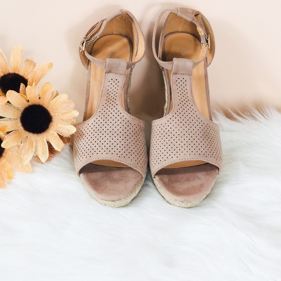 5⭐️TAUPE ESPADRILLE SANDALS HEEL- Shoe - Picture 4 of 4